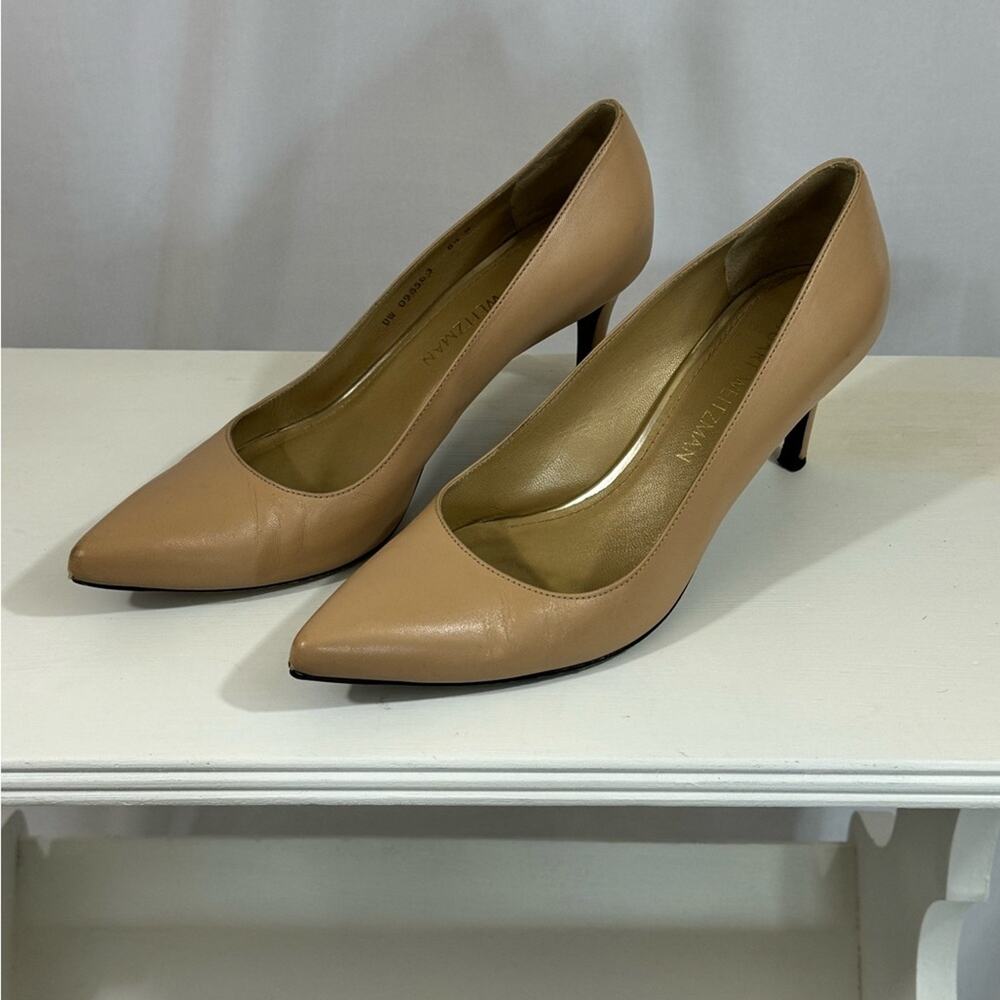 Stuart Weitzman Taupe/Tan Adobe Kid leather pumps - Picture 4 of 10